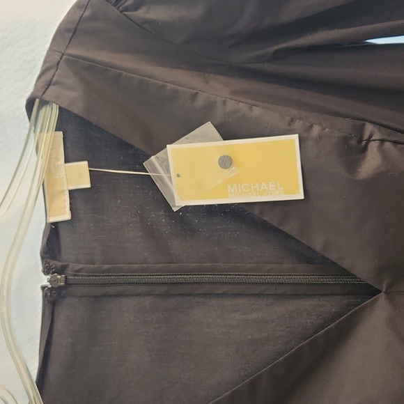 Micheal Kors v-neck ruffle dress - Picture 4 of 6